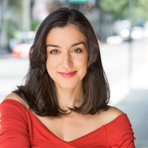 Headshot of Elena Araoz