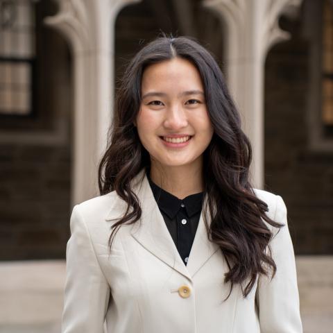 Headshot of Vivian Chang